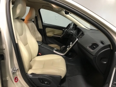 Used 2017  Volvo V60 4d Wagon FWD T5 Platinum at Carolina Family Motors near Mooresville&comma; NC