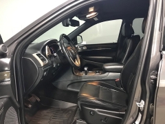 Used 2015  Jeep Grand Cherokee 4d SUV 4WD Overland at Carolina Family Motors near Mooresville&comma; NC