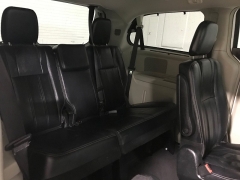 Used 2014  Chrysler Town & Country 4d Wagon Touring at Carolina Family Motors near Mooresville&comma; NC