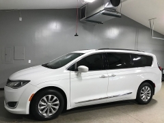 Used 2017  Chrysler Pacifica 4d Wagon Touring Plus at Carolina Family Motors near Mooresville&comma; NC