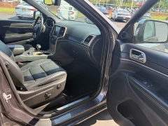 Used 2015  Jeep Grand Cherokee 4d SUV 4WD Limited at The Truck Farm near Easley&comma; SC