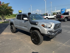 Used 2018  Toyota Tacoma 4WD Double Cab TRD Off-Road Auto at The Truck Farm near Easley&comma; SC