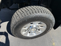 Used 2008  Ford Super Duty F-250 4WD Crew Cab Lariat at The Truck Farm near Easley&comma; SC