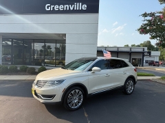 Used 2018  Lincoln MKX 4d SUV AWD Reserve 3&period;7L at The Truck Farm near Easley&comma; SC