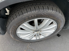 Used 2015  Volkswagen Tiguan 4d SUV SE w&sol;Appearance at The Truck Farm near Easley&comma; SC