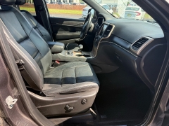 Used 2015  Jeep Grand Cherokee 4d SUV 4WD Limited at The Truck Farm near Easley&comma; SC