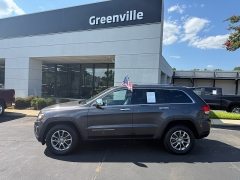 Used 2015  Jeep Grand Cherokee 4d SUV 4WD Limited at The Truck Farm near Easley&comma; SC
