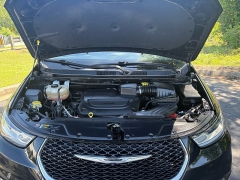 Used 2022  Chrysler Pacifica Touring L FWD at The Truck Farm near Easley&comma; SC