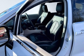 Used 2024  Chrysler Pacifica Limited FWD at The Gilstrap Family Dealerships near Easley&comma; SC