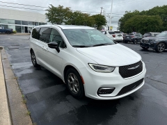 Used 2024  Chrysler Pacifica Limited FWD at The Truck Farm near Easley&comma; SC
