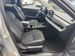 Used 2024  Mitsubishi Outlander Plug-In Hybrid SE S-AWC w&sol;Tech Pkg at The Truck Farm near Easley&comma; SC
