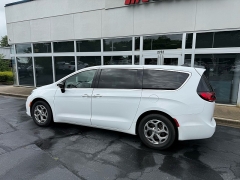 Used 2024  Chrysler Pacifica Limited FWD at The Truck Farm near Easley&comma; SC