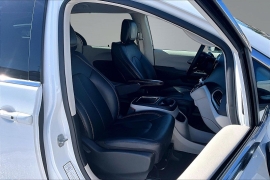 Used 2024  Chrysler Pacifica Touring L FWD at The Gilstrap Family Dealerships near Easley&comma; SC