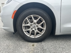 Used 2024  Chrysler Pacifica Touring L FWD at The Gilstrap Family Dealerships near Easley&comma; SC