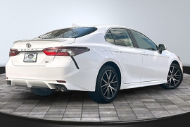Used 2024  Toyota Camry SE Auto at The Gilstrap Family Dealerships near Easley&comma; SC