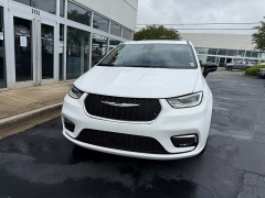 Used 2024  Chrysler Pacifica Limited FWD at The Truck Farm near Easley&comma; SC
