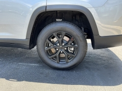 Used 2024  Jeep Grand Cherokee L Altitude 4x4 at The Truck Farm near Easley&comma; SC