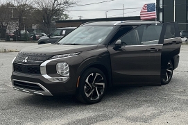 Used 2024  Mitsubishi Outlander SEL FWD at The Gilstrap Family Dealerships near Easley&comma; SC