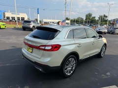 Used 2018  Lincoln MKX 4d SUV AWD Reserve 3&period;7L at The Truck Farm near Easley&comma; SC
