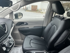 Used 2024  Chrysler Pacifica Touring L FWD at The Gilstrap Family Dealerships near Easley&comma; SC