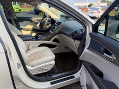 Used 2018  Lincoln MKX 4d SUV AWD Reserve 3&period;7L at The Truck Farm near Easley&comma; SC