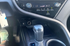 Used 2024  Toyota Camry SE Auto at The Gilstrap Family Dealerships near Easley&comma; SC