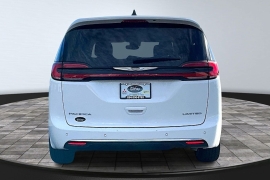 Used 2024  Chrysler Pacifica Limited FWD at The Gilstrap Family Dealerships near Easley&comma; SC