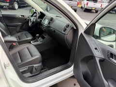 Used 2015  Volkswagen Tiguan 4d SUV SE w&sol;Appearance at The Truck Farm near Easley&comma; SC