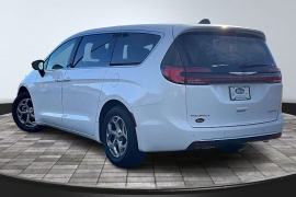 Used 2024  Chrysler Pacifica Limited FWD at The Gilstrap Family Dealerships near Easley&comma; SC