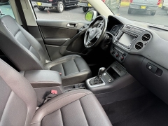 Used 2015  Volkswagen Tiguan 4d SUV SE w&sol;Appearance at The Truck Farm near Easley&comma; SC