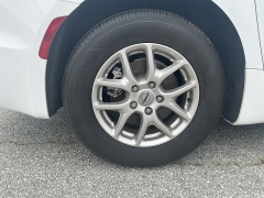 Used 2024  Chrysler Pacifica Touring L FWD at The Gilstrap Family Dealerships near Easley&comma; SC