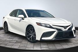 Used 2024  Toyota Camry SE Auto at The Gilstrap Family Dealerships near Easley&comma; SC