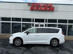 Used 2024  Chrysler Pacifica Limited FWD at The Truck Farm near Easley&comma; SC