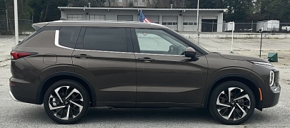 Used 2024  Mitsubishi Outlander SEL FWD at The Gilstrap Family Dealerships near Easley&comma; SC