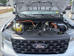 Used 2025  Ford Maverick XL AWD SuperCrew Hybrid at The Truck Farm near Easley&comma; SC