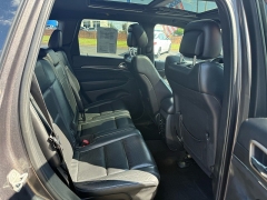 Used 2015  Jeep Grand Cherokee 4d SUV 4WD Limited at The Truck Farm near Easley&comma; SC