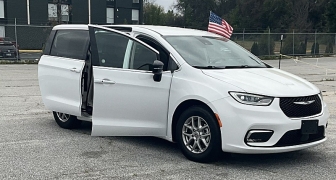 Used 2024  Chrysler Pacifica Touring L FWD at The Gilstrap Family Dealerships near Easley&comma; SC