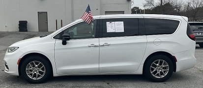Used 2024  Chrysler Pacifica Touring L FWD at The Gilstrap Family Dealerships near Easley&comma; SC