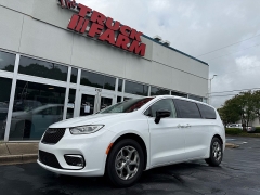 Used 2024  Chrysler Pacifica Limited FWD at The Truck Farm near Easley&comma; SC