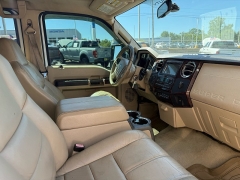 Used 2008  Ford Super Duty F-250 4WD Crew Cab Lariat at The Truck Farm near Easley&comma; SC