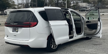 Used 2024  Chrysler Pacifica Touring L FWD at The Gilstrap Family Dealerships near Easley&comma; SC