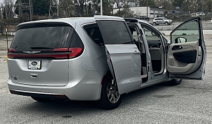 Used 2024  Chrysler Pacifica Touring L FWD at The Gilstrap Family Dealerships near Easley&comma; SC