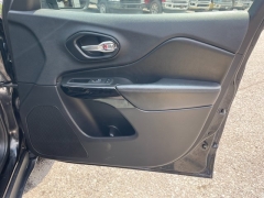 Used 2019 Jeep Cherokee 4d SUV 4WD Latitude Plus 2.0L Turbo at Tecforce Automotive near Bridgeport, NY