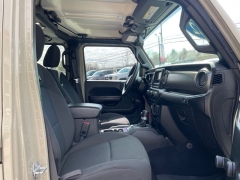 Used 2022  Jeep Gladiator Willys Sport 4x4 at Tecforce Automotive near Bridgeport&comma; NY