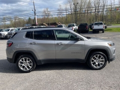 Used 2023  Jeep Compass Latitude Lux 4x4 at Tecforce Automotive near Bridgeport&comma; NY