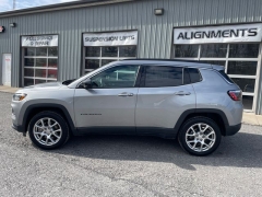 Used 2023  Jeep Compass Latitude Lux 4x4 at Tecforce Automotive near Bridgeport&comma; NY
