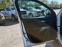 Used 2018  Jeep Cherokee 4d SUV 4WD Latitude I4 at Tecforce Automotive near Bridgeport&comma; NY