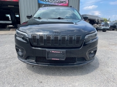 Used 2019 Jeep Cherokee 4d SUV 4WD Latitude Plus 2.0L Turbo at Tecforce Automotive near Bridgeport, NY