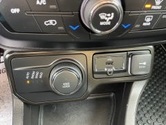 Used 2020  Jeep Renegade 4d SUV 4WD Latitude at Tecforce Automotive near Bridgeport, NY