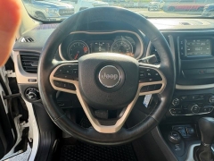 Used 2018  Jeep Cherokee 4d SUV 4WD Latitude I4 at Tecforce Automotive near Bridgeport&comma; NY